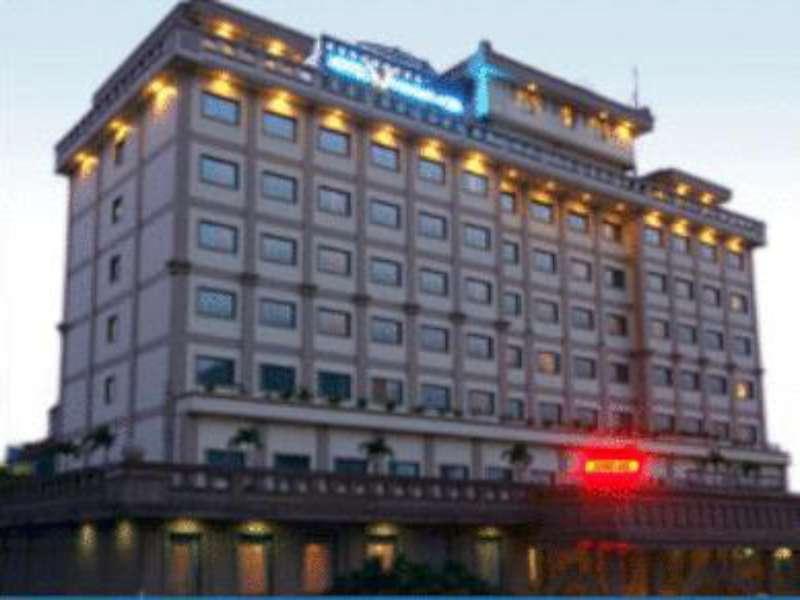 Hotel Maharadja Джакарта Экстерьер фото