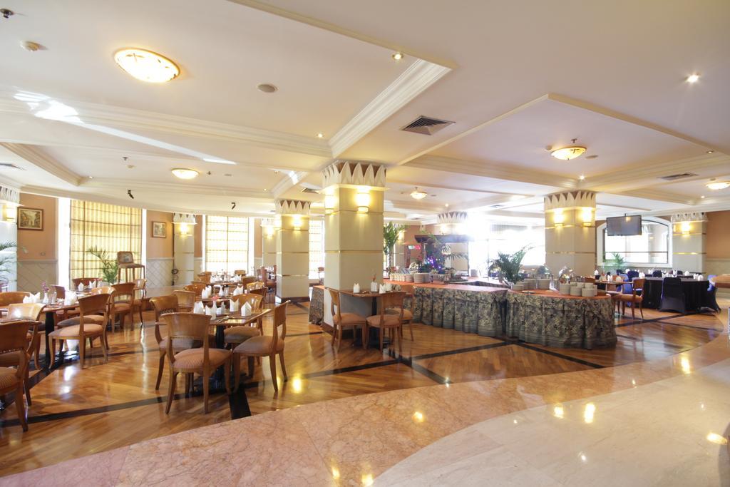 Hotel Maharadja Джакарта Экстерьер фото